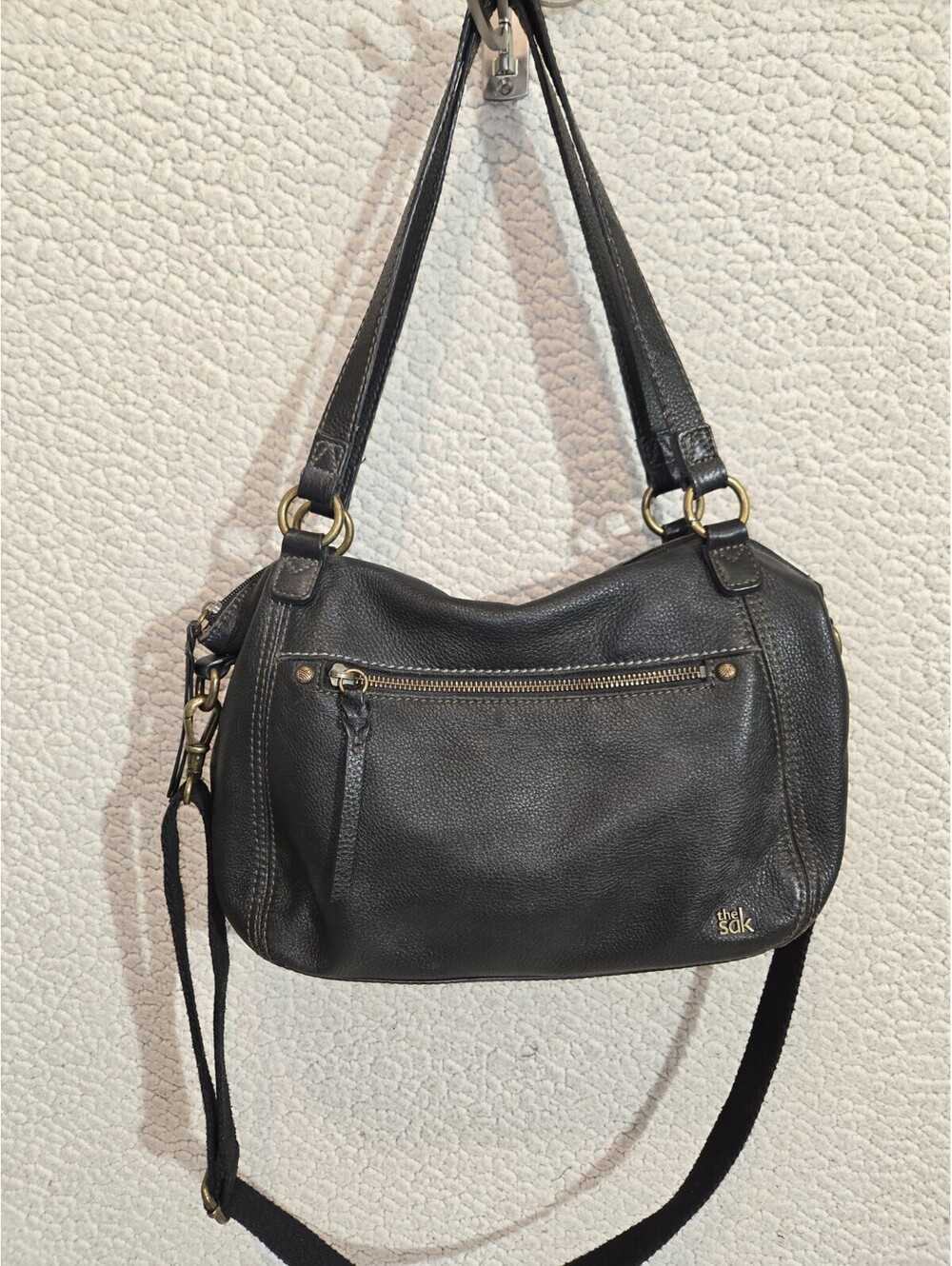 The Sak Pebbled Leather Crossbody/shoulder Satchel Black 11x8x4 Ec Zip Closure